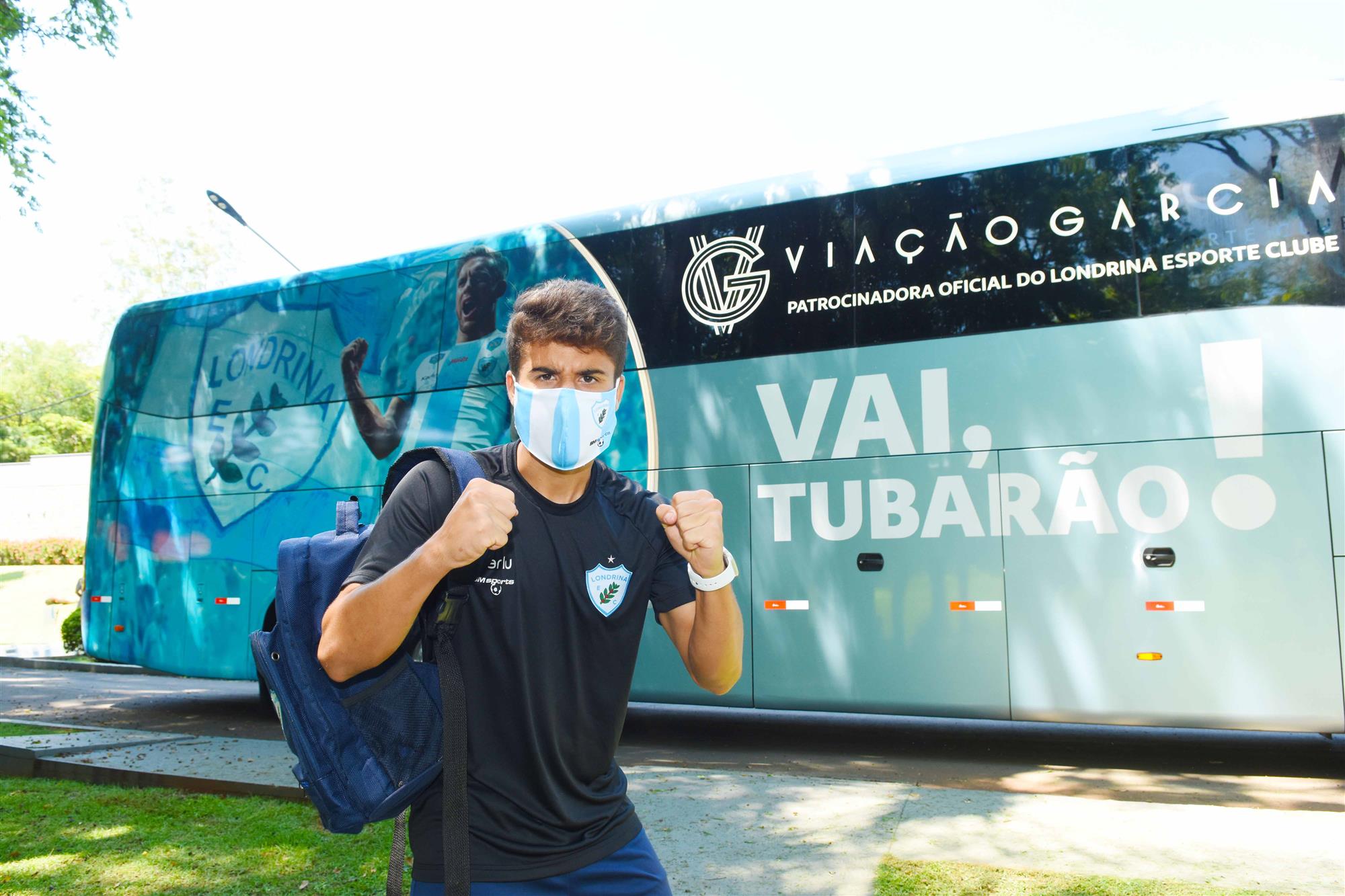 Ônibus da Viação Garcia que leva time do Londrina está de cara nova